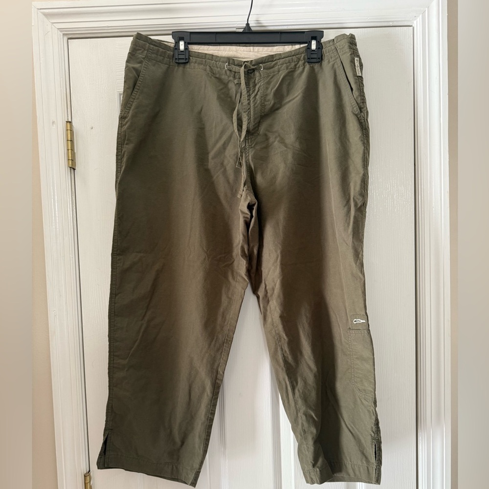 Columbia Women’s Pants in Olive